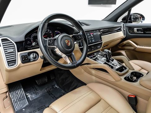 Used 2019 Porsche Cayenne image 3