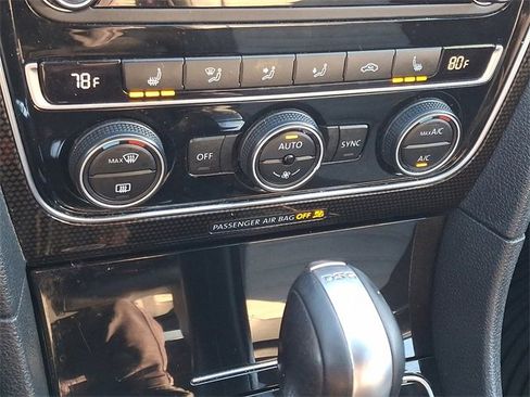 Used 2018 Volkswagen Passat 3.6 image 16