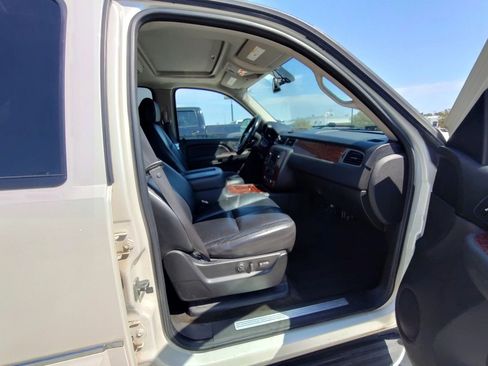 Used 2008 Chevrolet Avalanche LTZ w/ LTZ Preferred Equipment Group image 13