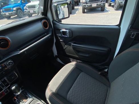 Used 2021 Jeep Gladiator Mojave AWD/4WD image 25