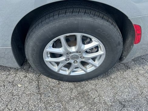 Used 2023 Chrysler Pacifica Touring-L FWD image 29
