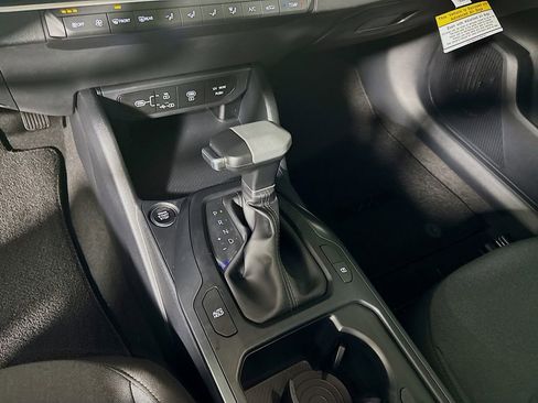 Used 2025 Kia K4 LXS image 17