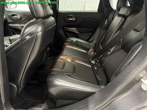 Used 2021 Jeep Cherokee Latitude Plus AWD/4WD image 9