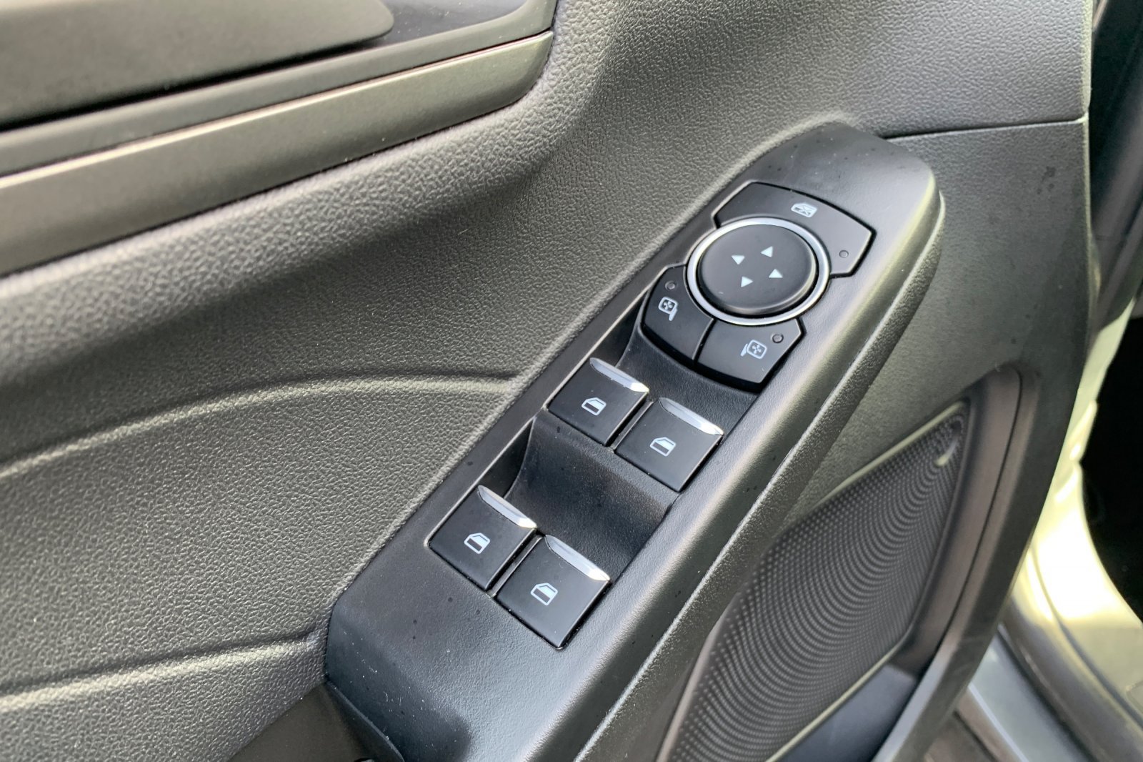 Used 2025 Ford Escape Active AWD/4WD image 14