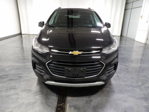 Used 2019 Chevrolet Trax LT w/ LT Convenience Package AWD/4WD image 2