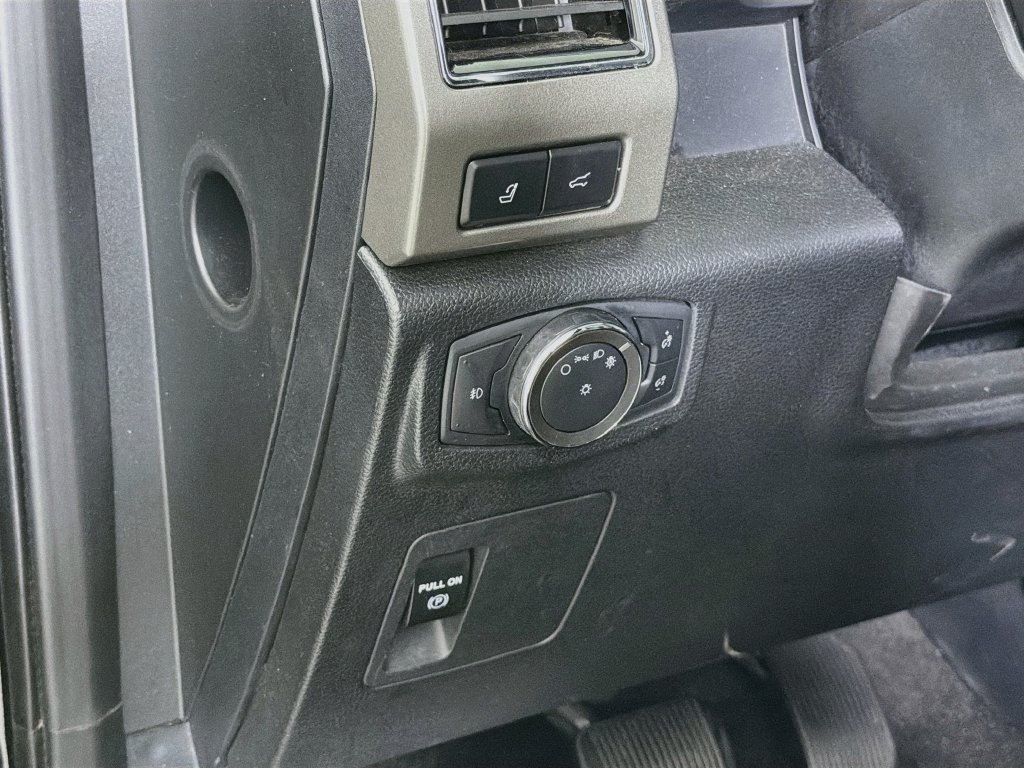 Used 2020 Ford Expedition Max XLT w/ Equipment Group 202A RWD image 13