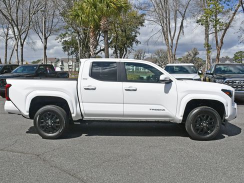 Certified 2025 Toyota Tacoma SR5 image 5
