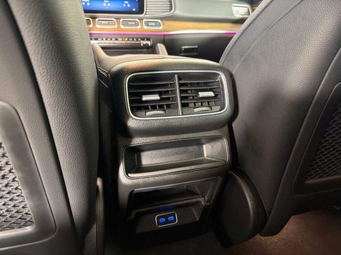 Used 2025 Mercedes-Benz GLE 450 4MATIC w/ Winter Package image 34