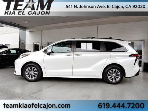 Used 2022 Toyota Sienna XLE w/ XLE Plus Package FWD image 6