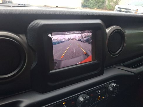 Certified 2020 Jeep Gladiator Sport w/ Quick Order Package 24S image 27