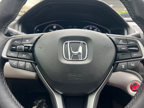 Used 2019 Honda Accord Touring image 17