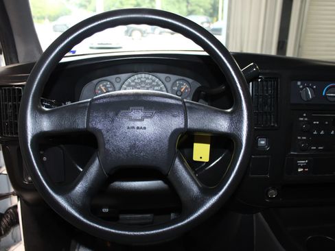 Used 2005 Chevrolet Express 3500 Extended Passenger w/ LS Preferred Equipment Group RWD image 11