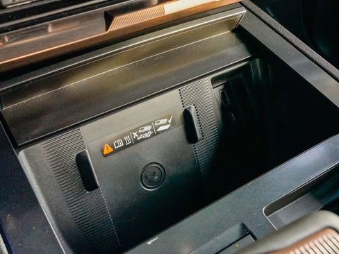 Used 2025 GMC Hummer EV 2X image 18