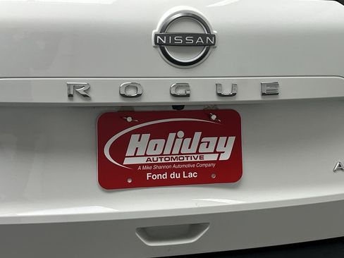 Used 2023 Nissan Rogue S image 25