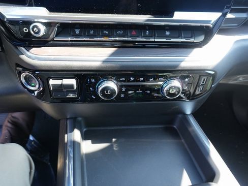 New 2025 GMC Sierra 2500 SLT w/ SLT Premium Package image 21