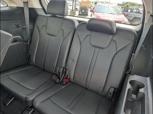 Used 2022 Kia Sorento S w/ Panoramic Sunroof Package AWD/4WD image 11
