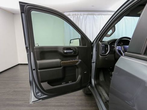Used 2021 Chevrolet Silverado 1500 LT Trail Boss w/ Convenience Package II AWD/4WD image 16
