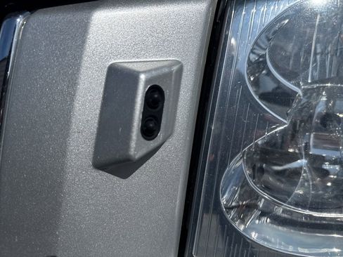 Used 2009 GMC Envoy Denali image 28