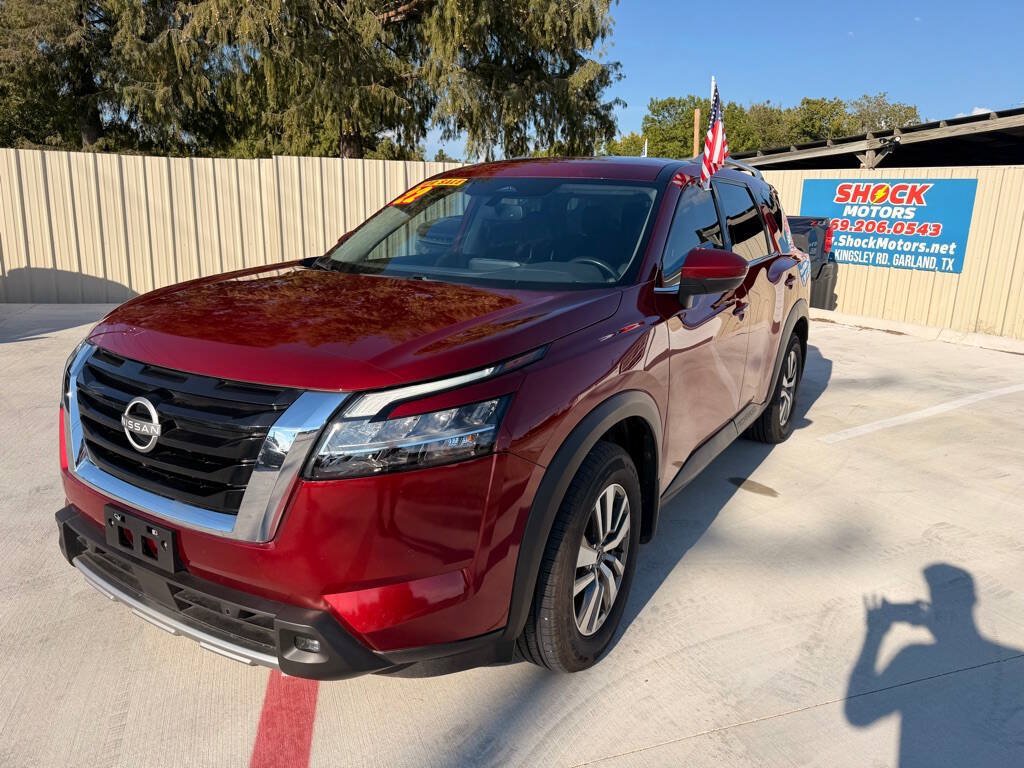 Used 2022 Nissan Pathfinder SL FWD image 1