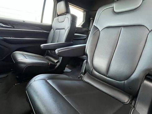 Used 2024 Jeep Grand Cherokee L Limited w/ Luxury Tech Group II AWD/4WD image 24