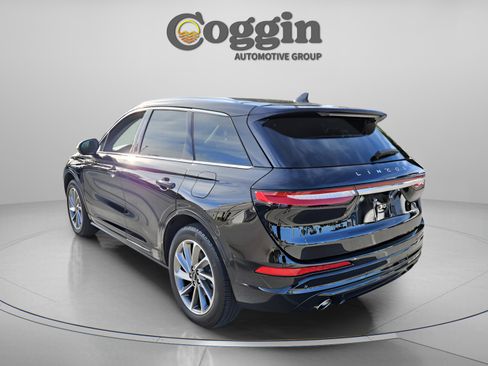 Used 2022 Lincoln Corsair Grand Touring image 3