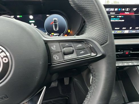 Used 2024 Alfa Romeo Tonale Ti image 29