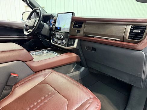 Used 2024 Ford Expedition Max Limited image 14