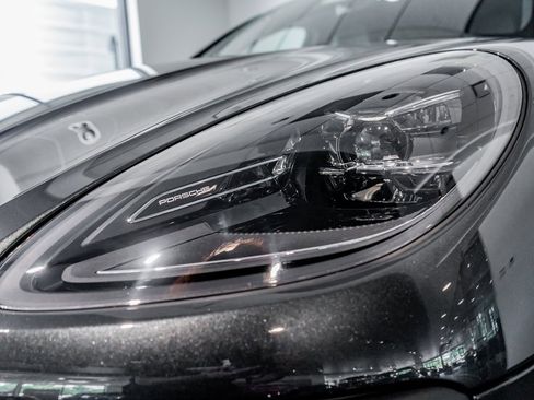 New 2025 Porsche Macan image 30