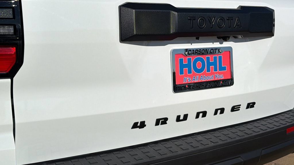 Used 2025 Toyota 4Runner SR5 AWD/4WD image 28