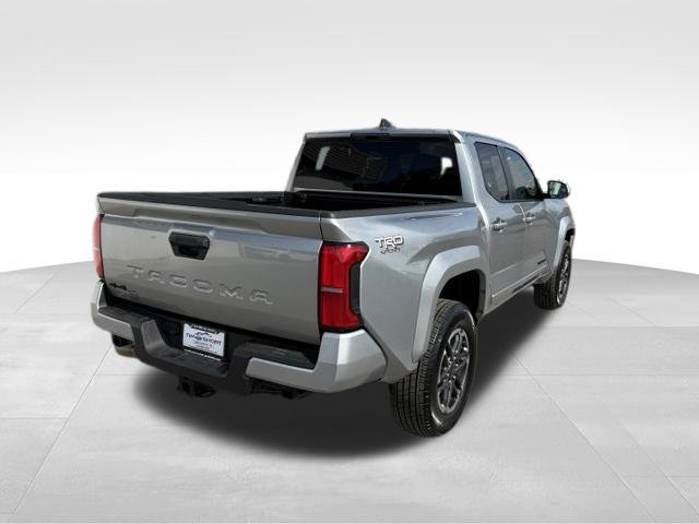 Used 2025 Toyota Tacoma TRD Sport AWD/4WD image 2