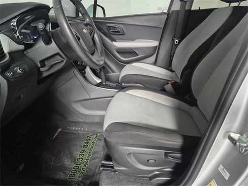 Used 2020 Chevrolet Trax LS w/ Tint and Cruise Package image 15