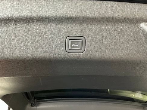 Used 2023 Chevrolet Tahoe High Country RWD image 31