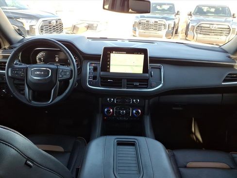 Used 2023 GMC Yukon XL AT4 w/ AT4 Premium Plus Package image 17