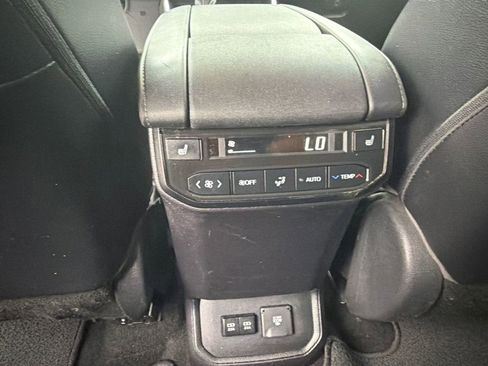 Used 2021 Toyota Highlander Platinum AWD/4WD image 12