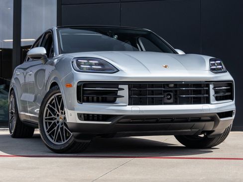 Certified 2025 Porsche Cayenne Coupe image 6
