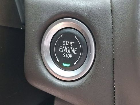 Used 2022 GMC Yukon XL SLT w/ SLT Luxury Package AWD/4WD image 29