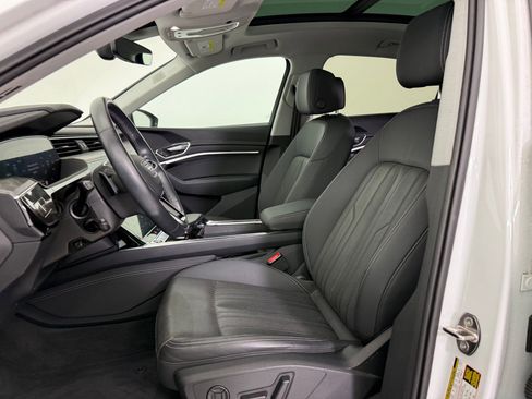 Used 2022 Audi e-tron Premium Plus w/ Premium Plus Package image 5