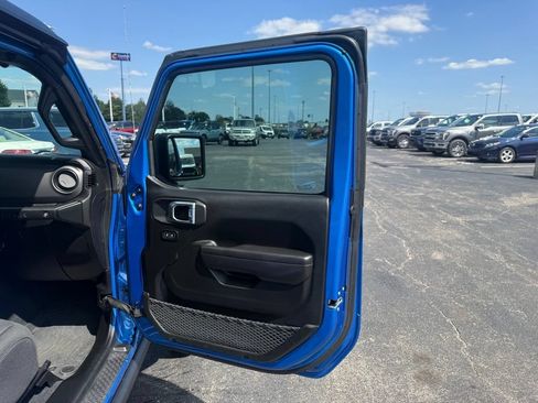 Used 2023 Jeep Wrangler Unlimited w/ Cold Weather Group AWD/4WD image 60