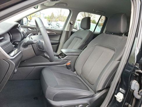 Certified 2023 Jeep Grand Cherokee Laredo image 24