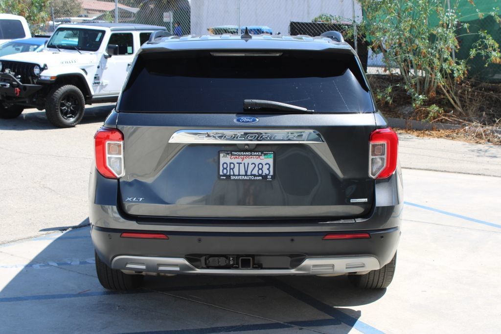Used 2020 Ford Explorer XLT w/ Equipment Group 202A RWD image 5