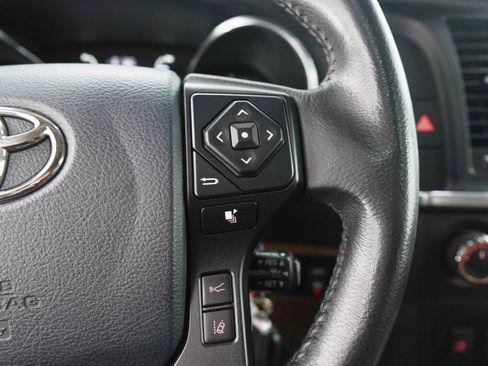 Used 2019 Toyota Sequoia Platinum AWD/4WD image 33