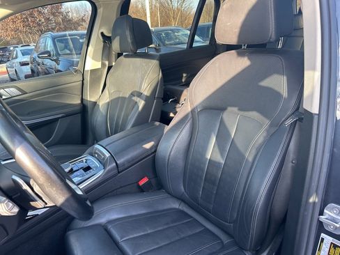 Used 2019 BMW X7 xDrive50i w/ Premium Package image 25