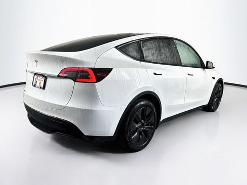 Used 2025 Tesla Model Y Long Range RWD image 10