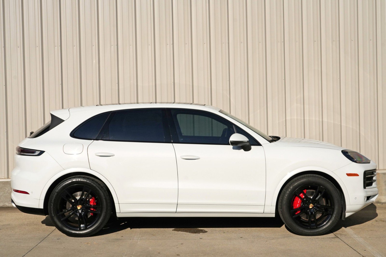 Used 2024 Porsche Cayenne AWD/4WD image 52