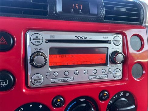 Used 2012 Toyota FJ Cruiser 4WD image 26