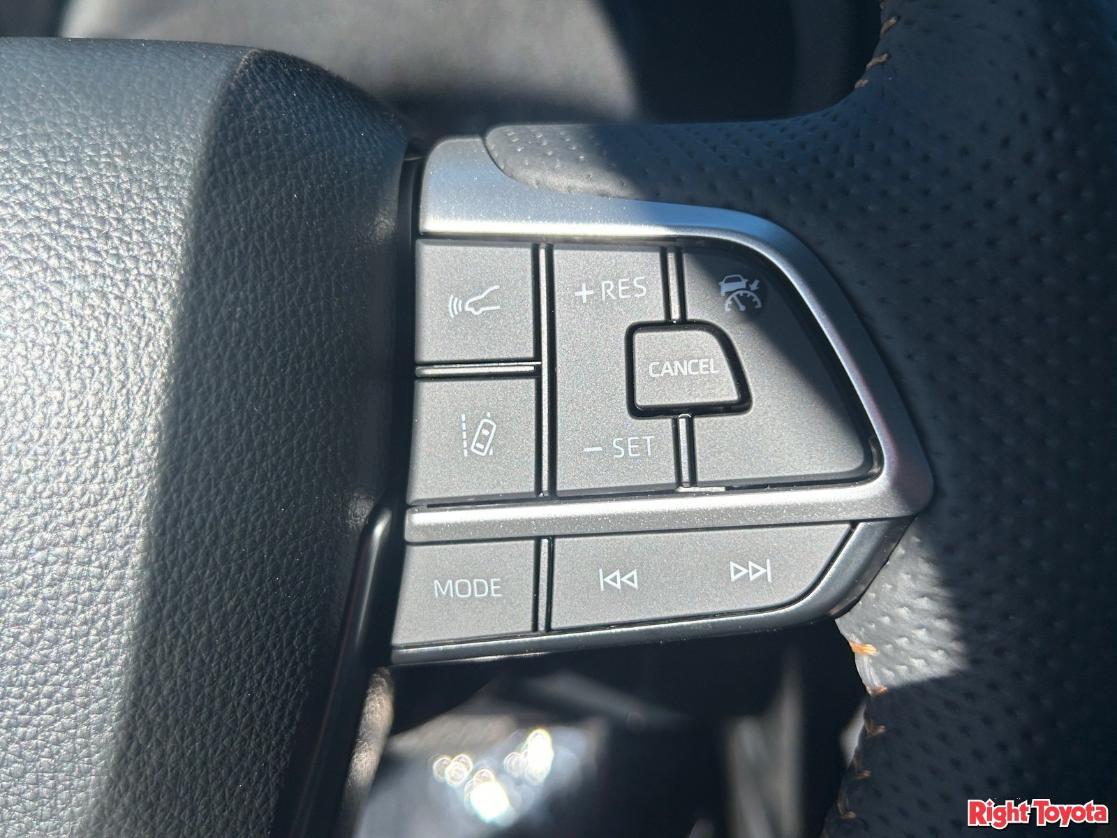 New 2026 Toyota Sienna XLE Woodland Edition AWD/4WD image 32