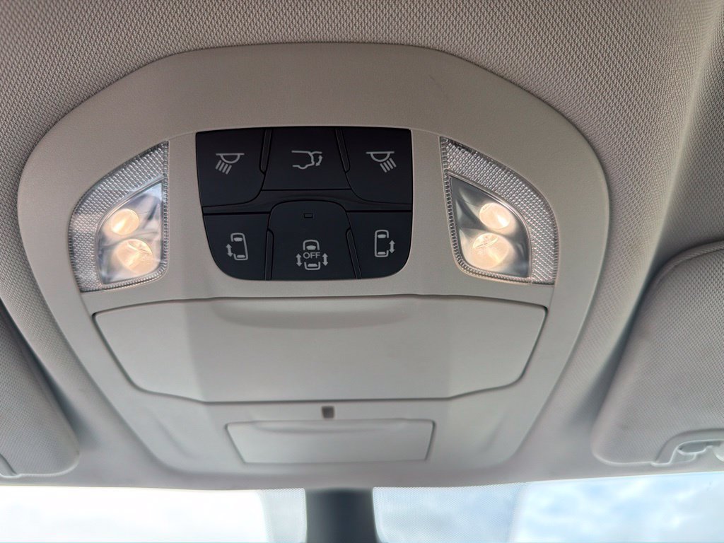 Used 2024 Chrysler Pacifica Touring-L FWD image 26