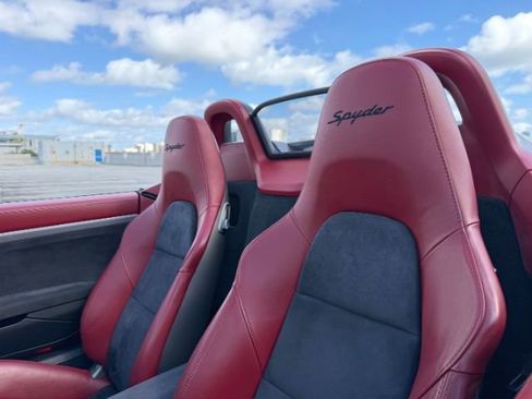 Used 2016 Porsche Boxster Spyder image 8