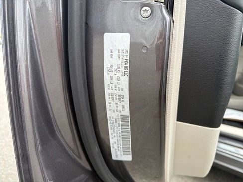 Used 2017 Chrysler Pacifica Touring-L Plus w/ Advanced Safetytec Group FWD image 28