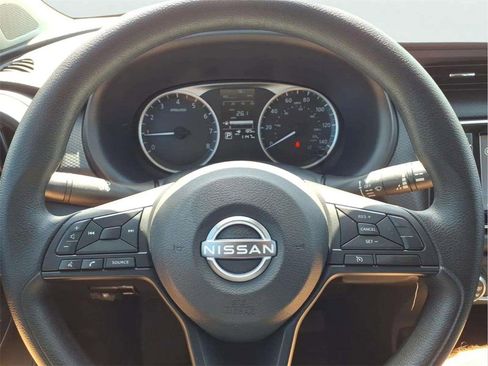 Used 2025 Nissan Kicks Play S image 15